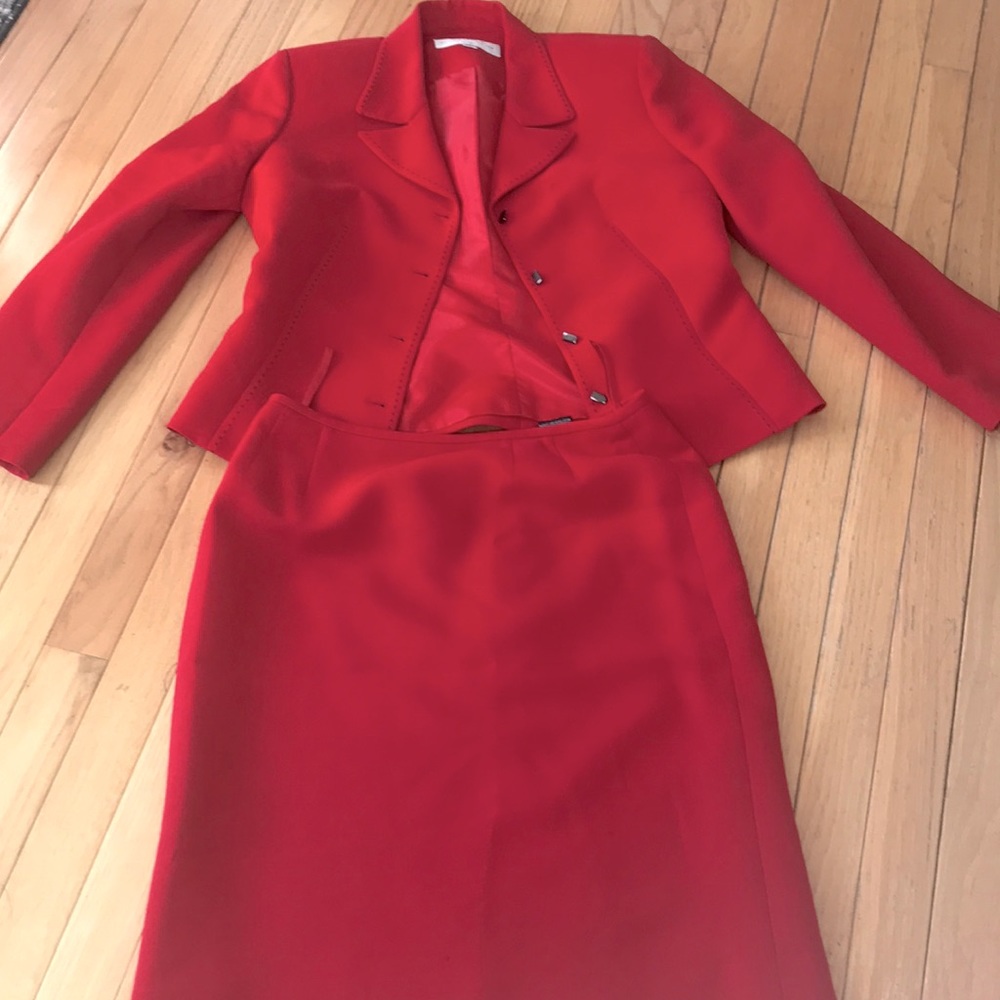 Vintage 1970s Tahari red power suit